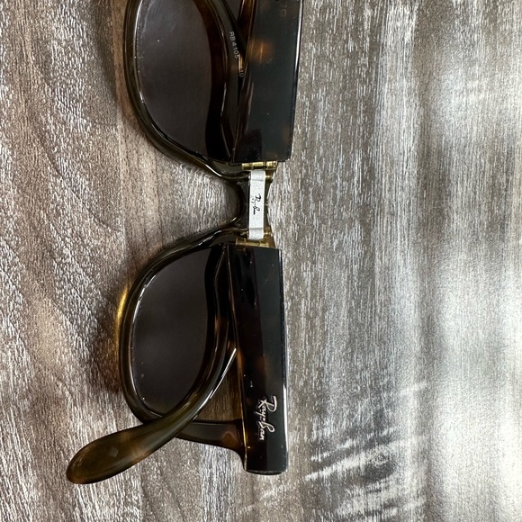 COPY - Ray-Ban Wayfarer Folding Classic Sunglasses, Tortoise shell, good condit… - Picture 3 of 5